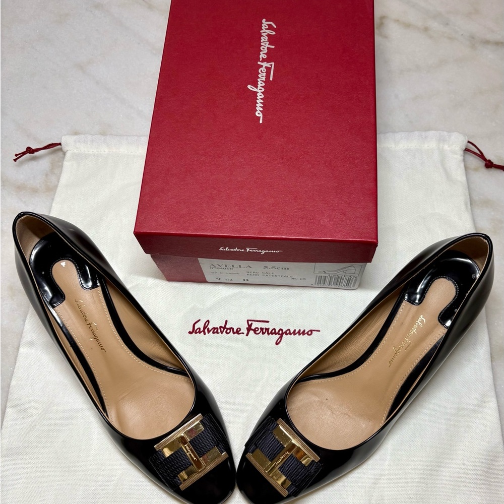 Salvatore Ferragamo Black Women's Pumps